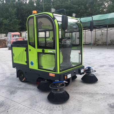 環(huán)衛(wèi)封閉駕駛式垃圾掃路車 工廠、景區(qū)、學(xué)校清潔的革新力量